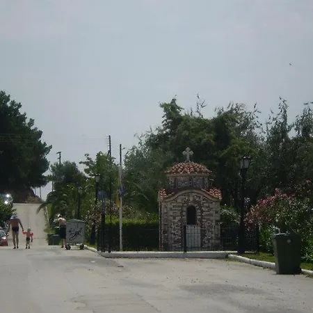 Violeta, Halkidiki, Nea Kalikratia * Nea Kallikrateia