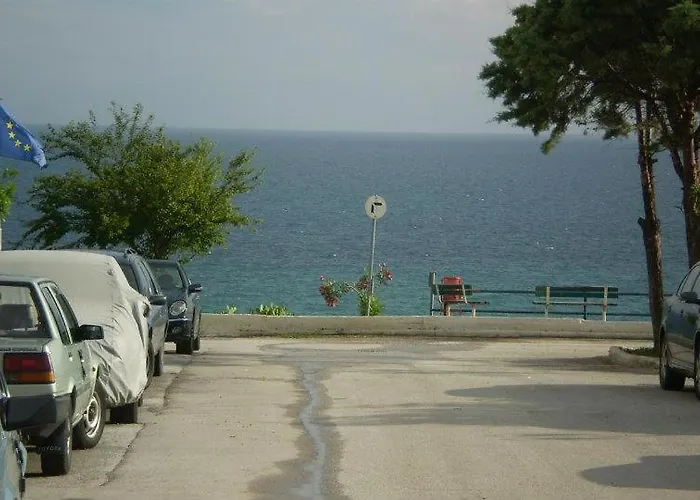 Violeta, Halkidiki, Nea Kalikratia Nea Kallikrateia